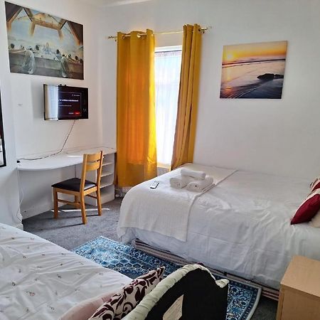 12 Cornwallis Lodge Family Room 1 Stoke-on-Trent المظهر الخارجي الصورة