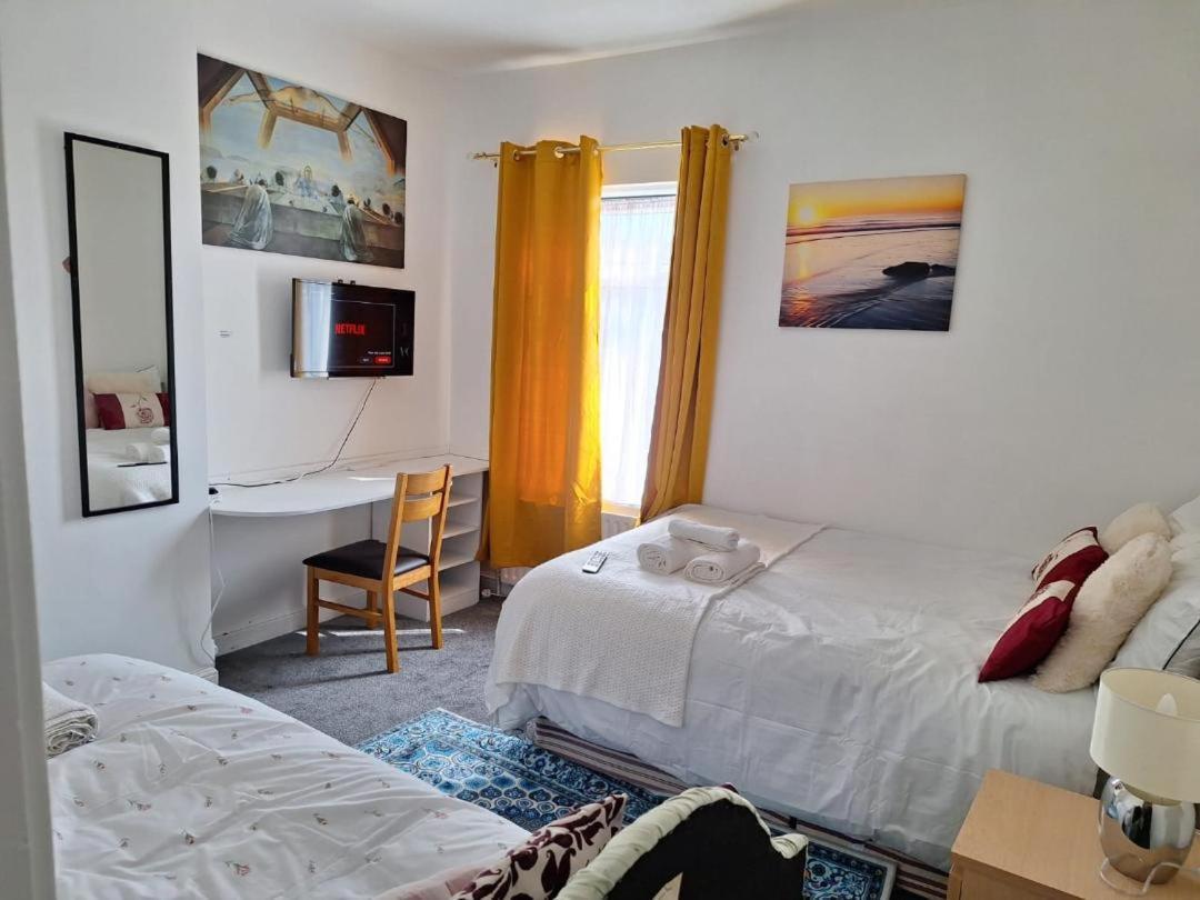 12 Cornwallis Lodge Family Room 1 Stoke-on-Trent المظهر الخارجي الصورة