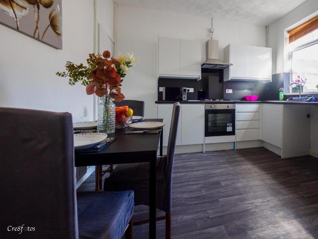 12 Cornwallis Lodge Family Room 1 Stoke-on-Trent المظهر الخارجي الصورة