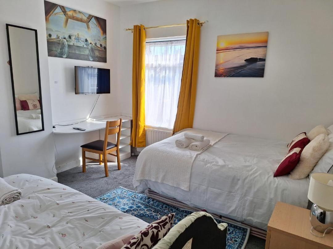 12 Cornwallis Lodge Family Room 1 Stoke-on-Trent المظهر الخارجي الصورة
